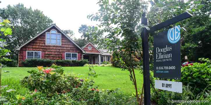 New home sales leap to highest in nearly 14 years as market thrives on low mortgage rates