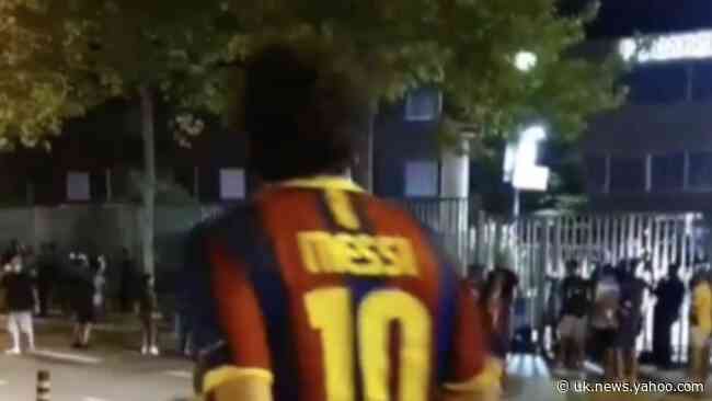 Barcelona Fans Demand Bartomeu's Resignation After Lionel Messi Announces He Wants to Leave Club