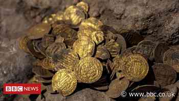 Israeli youths unearth 1,100-year-old gold coins from Abbasid era