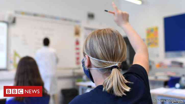 Coronavirus: Face coverings U-turn for England’s secondary schools - BBC News