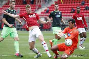 Druijf redt AZ weer in Europese wedstrijd: ‘Natuurlijk ga ik liggen als ik word aangeraakt’