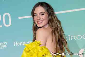 Maan deelt toiletgeheim en Yolanthe is klaar voor jawoord