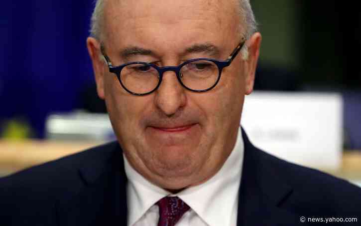 Phil Hogan to resign as EU trade commissioner after Irish golf dinner that broke Covid rules