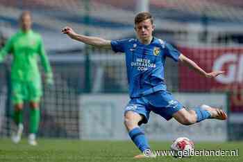 Vader van Vitesse-talent Enzo (18) staat op 500 profduels: ‘Het is aan mij om de zaken om te draaien’