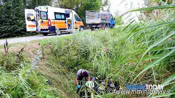 Cade nel fosso mentre falcia l'erba, dipendente comunale ritrovato dopo 2 ore - RiminiToday