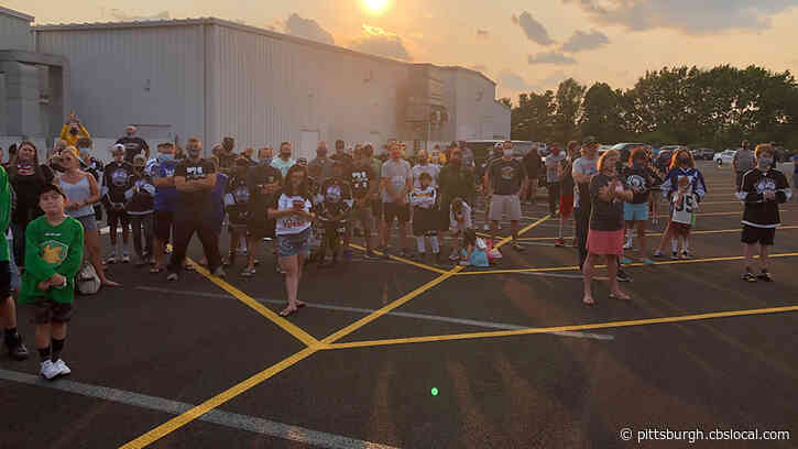 Youth Hockey Parents, Players, And Coaches Hold ‘Let Them Play’ Rally In Delmont