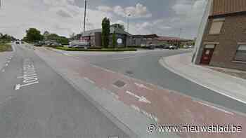 Fietsster lichtgewond na aanrijding op kruispunt