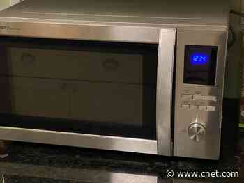 Hot microwave deal: Get $50 off a Sharp stainless steel carousel countertop model     - CNET
