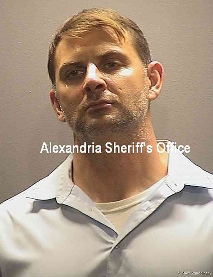 Judge refuses to free ex-Green Beret accused of espionage