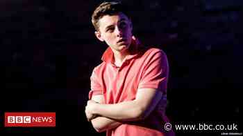 Russell Crowe helps Harrogate student get to drama school