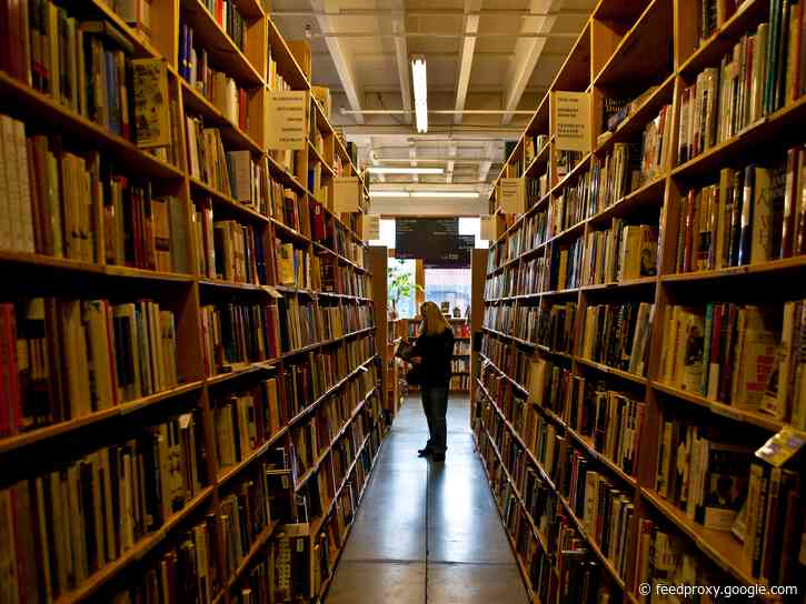 Iconic American bookstore Powell's ditches Amazon, and says quitting the tech giant is like kicking a smoking habit