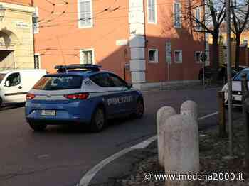 Tentata rapina in esercizio commerciale a Modena. La Polizia di Stato denuncia cittadino straniero - Modena 2000