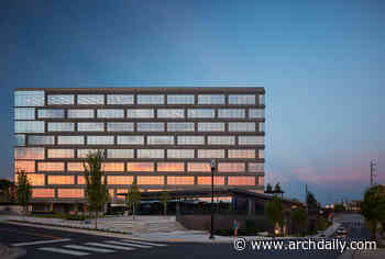 Peabody Plaza / HASTINGS Architecture - ArchDaily