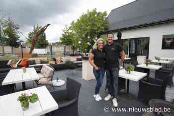 Hotel Ten Lande opent zelfgebouwd terras (Beernem) - Het Nieuwsblad
