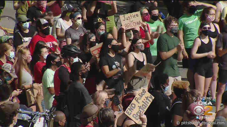 Hundreds Gather In Squirrel Hill For ‘Sit-In’ Protest