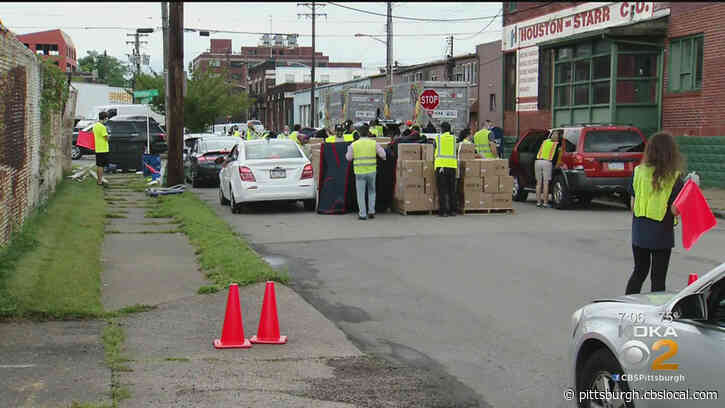 State Lawmakers Help Hand Out Food In Wilkinsburg