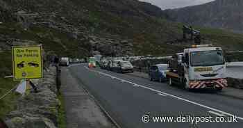 'Inappropriately parked' Snowdonia visitors have vehicles towed away - North Wales Live