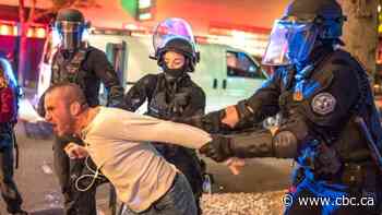 1 shot dead in Portland as rival protesters clash