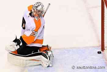 Islanders rally to beat Flyers 3-1 for 2-1 series lead