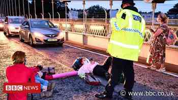 Clifton Suspension Bridge: Police blame climate protesters for closure
