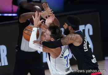 Clippers' Morris ejected for flagrant foul on Mavs' Doncic