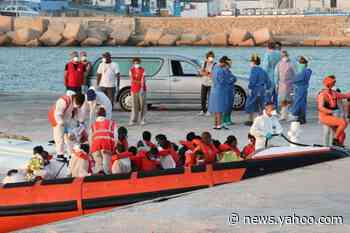 Boat carrying nearly 370 migrants reaches Italy's Lampedusa