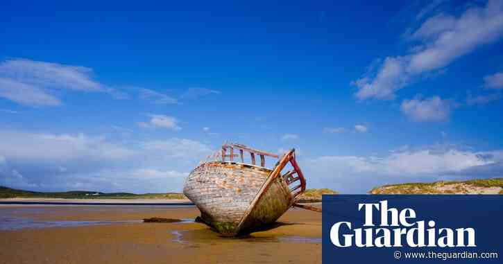 Donegal locals campaign to turn beached boat into work of art