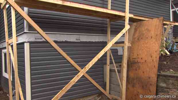 Disappearing deposits? Alberta families warn of allegedly unscrupulous contractors