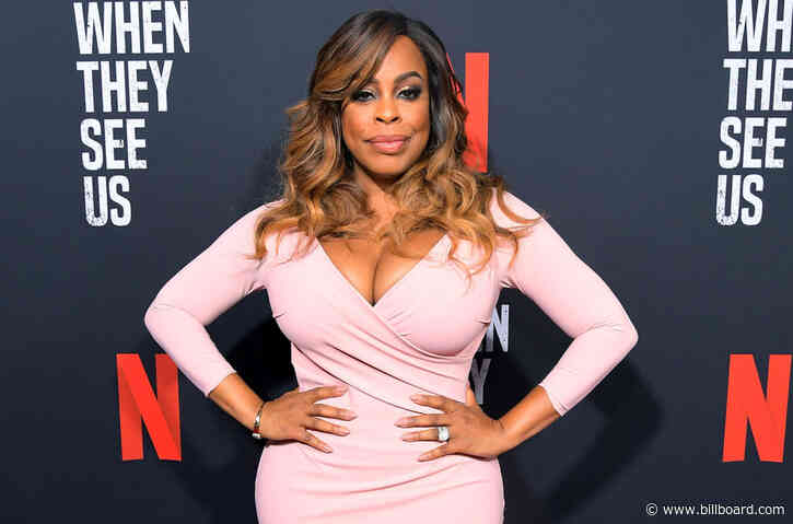 Niecy Nash Comes Out By Introducing the World to Her New Wife: ‘Love Wins’
