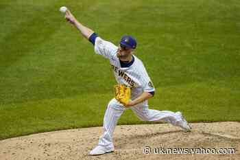 Phillies acquire reliever David Phelps from Brewers