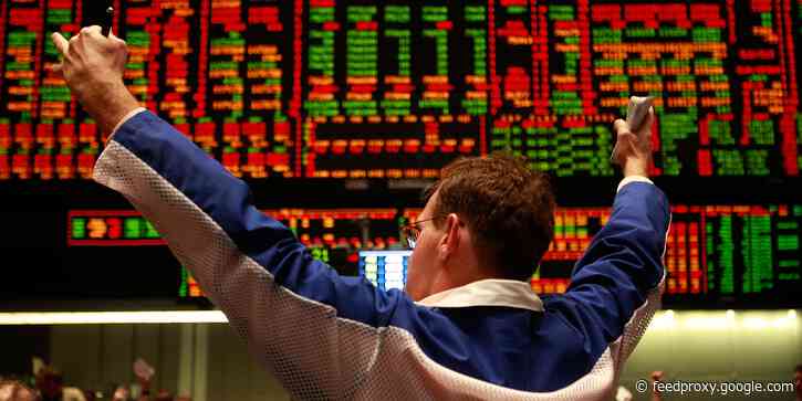 Dow, S&P 500 cap off best August in more than 30 years as tech rally offsets broad weakness