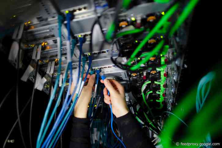 A major internet outage on Sunday took Hulu, Amazon, and 3.5% of the world's internet traffic with it