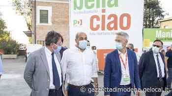 Modena Il capo arriva a sorpresa:Zingaretti a Ponte Alto «Sono qui per i volontari» - La Gazzetta di Modena