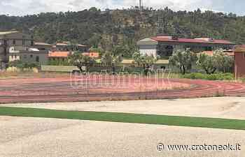 Crotone, rubato tappeto di erba sintetica dal Settore b ormai abbandonato - CrotoneOK.it