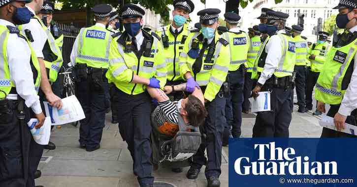 Police arrest several Extinction Rebellion protesters in London