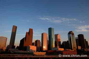 Moving Out: Americans escape from big cities to Texas, Florida, and Vermont amid pandemic