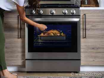 Just knock to see your food inside LG's air-fry-equipped range     - CNET