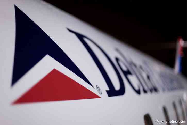 Delta, American drop domestic change fees, matching move by United