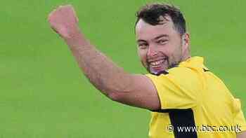 Jake Lintott: Birmingham Bears sign ex-Gloucestershire & Hampshire spinner for T20 Blast