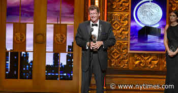 Howell Binkley, Who Sculpted Broadway Hits in Light, Dies at 64