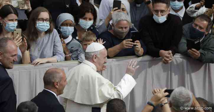 Pope prays for Lebanon during 1st public audience in months