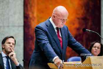 Grapperhaus mag blijven na rel rond bruiloft, Rutte staat pal achter minister