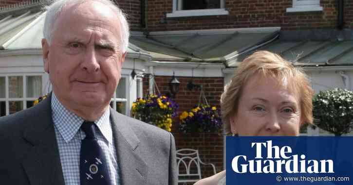 Rights watchdog backs court action over Covid deaths in English care homes