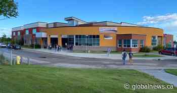 ‘It’s a nervous energy’: Edmonton students head back to school amid COVID-19 pandemic - Global News