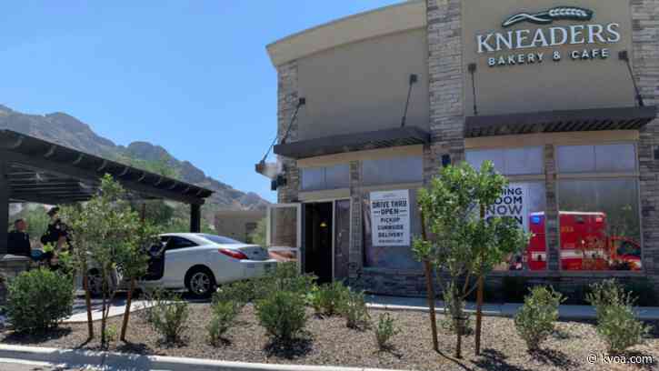 Vehicle crashes into Oro Valley bakery