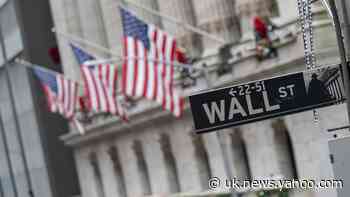 Stocks plunge as tech stocks sell off