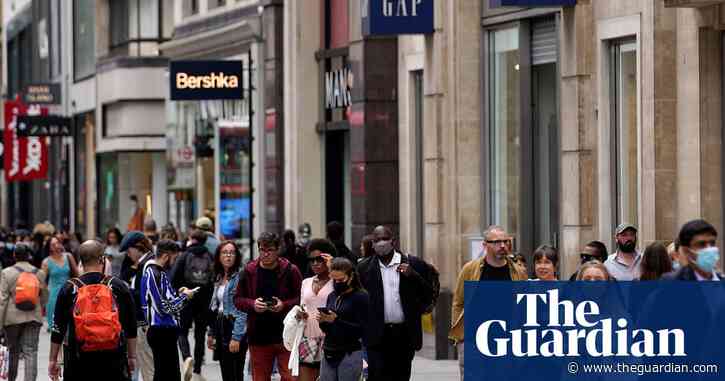 Government must do more to get public back into shops, say retailers