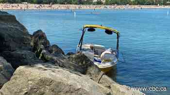 Boat headed for rocks at high speed just before fatal crash at Woodbine Beach, video suggests