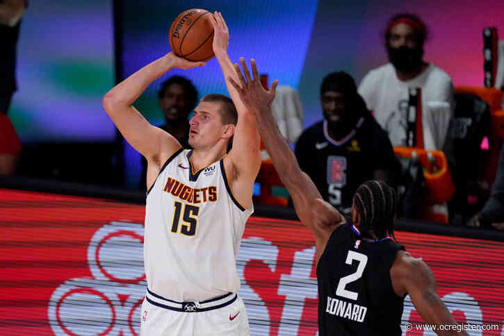 Kiszla: As Nuggets got Clawed in loss to Clippers, Nikola Jokic just stood there and let it happen
