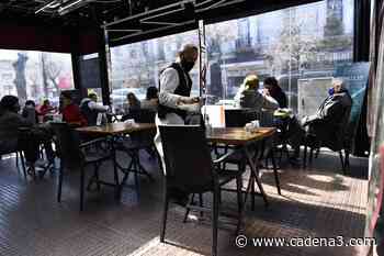 Contando las mesas, reabrieron bares en Buenos Aires - Cadena 3